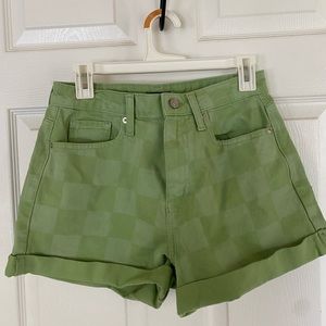 Green target checkered shorts